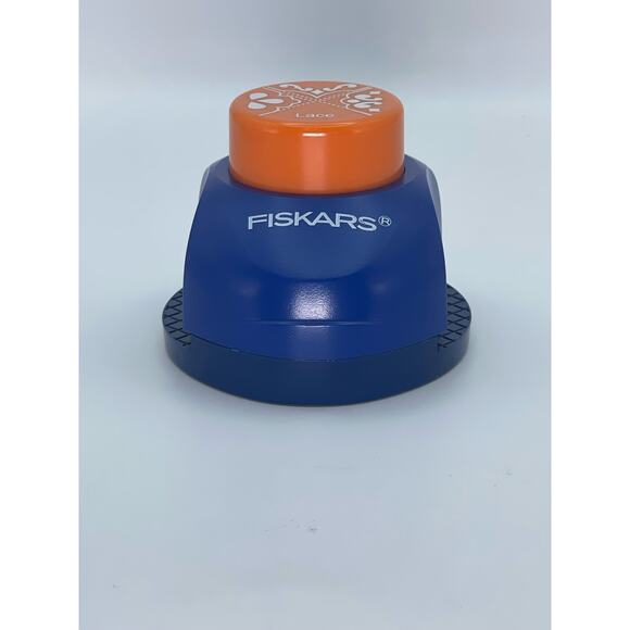 Fiskars Heritage Decorative Corner Paper Punch - Picture 2 of 6